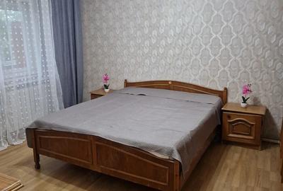 Apartament cu 3 camere decomandat în Traian