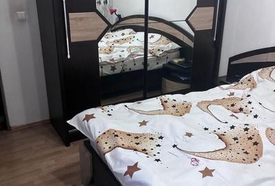 Apartament cu 3 camere decomandat în Ostroveni