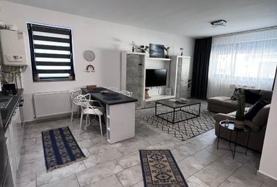 Apartament cu 2 camere semidecomandat, mobilat în Nord