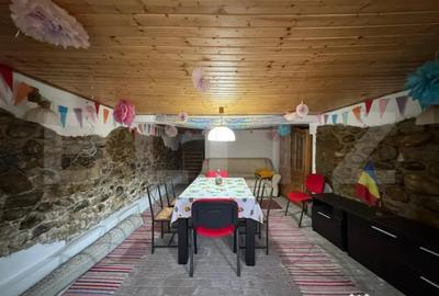 Casă cu 4 camere cu Teren 1000 Mp în Central