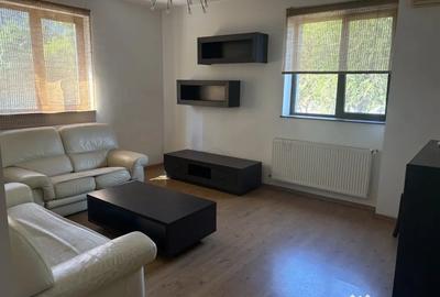 Apartament cu 3 camere decomandat în Berceni