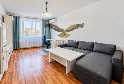 Apartament cu 2 camere decomandat, mobilat în Central
