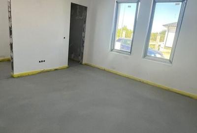 Casă cu 3 camere cu Teren 500 Mp în Central