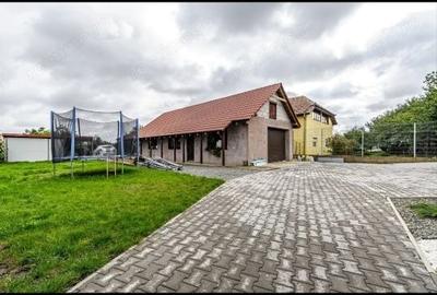 Casă cu 4 camere în Vladimirescu