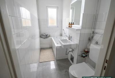 Apartament cu 3 camere semidecomandat în Central