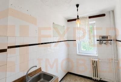 Apartament cu 3 camere semidecomandat în Tomis Nord