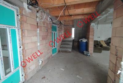 Casă cu 8 camere cu Teren 1130 Mp în Moacșa