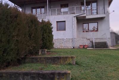 Casă cu 4 camere în Aluniș - 2