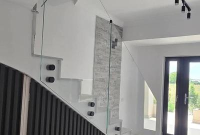 Casă cu 4 camere în Exterior Vest