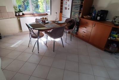 Apartament cu 4 camere semidecomandat, mobilat în Sebastian
