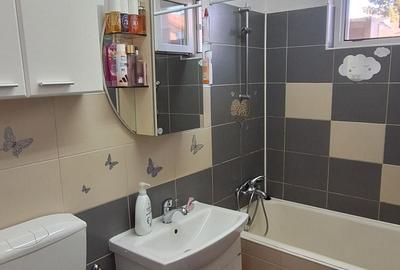 Apartament cu 2 camere semidecomandat în 7 Noiembrie
