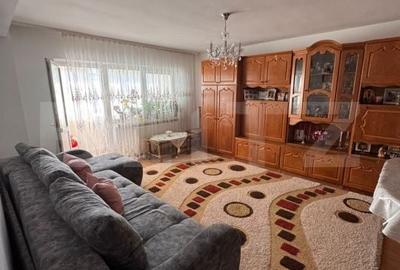 Apartament cu 2 camere decomandat în Obcini