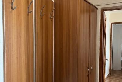 Apartament cu 2 camere semidecomandat în Fetești-Gară