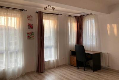 Garsonieră decomandată în Runcu