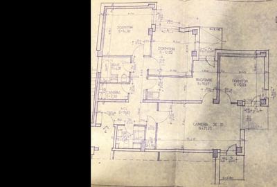 Apartament cu 4 camere decomandat în Faleza Nord