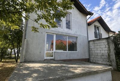 Casă cu 3 camere cu Teren 273 Mp în Băneasa
