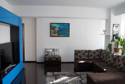 Apartament cu 3 camere decomandat, mobilat în Băneasa