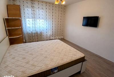 Apartament cu 3 camere semidecomandat în Podu Roș