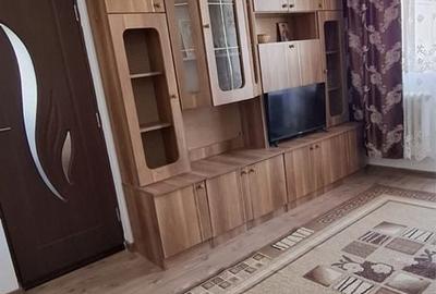 Apartament cu 2 camere decomandat în Podu Roș