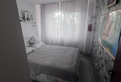 Apartament cu 3 camere decomandat în Exterior Vest