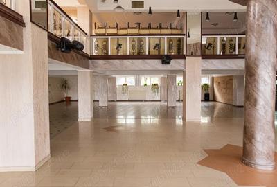 Spațiu comercial, de 1,200 mp, în Central - 3