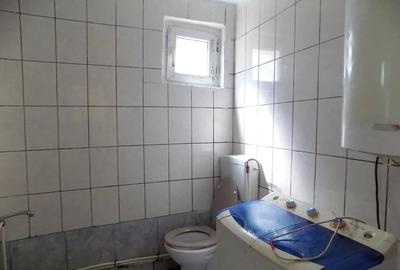 Casă cu 2 camere cu Teren 100 Mp în Central