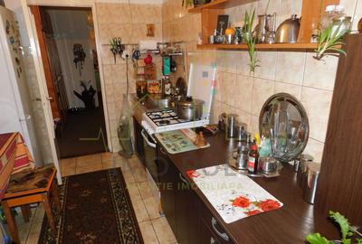 Apartament cu 3 camere decomandat, mobilat în Dâmbovița - 8