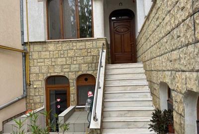 Casă cu 4 camere în Năvodari Tabără - 1