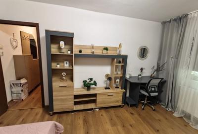 Garsonieră decomandată în Complex Studențesc