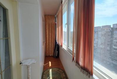 Apartament cu 4 camere decomandat în Decebal
