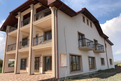 Casă cu 4 camere în Central - 1