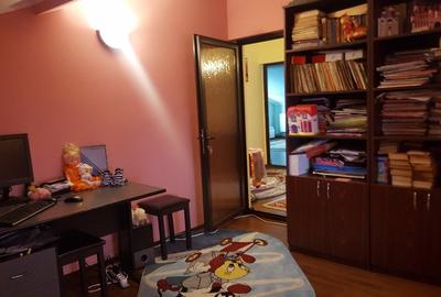 Casă individuală cu 8 camere cu Teren 300 Mp în Bradu - 2