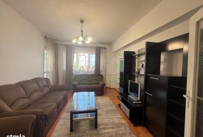 Apartament cu 3 camere decomandat în Calea București