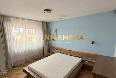 Apartament cu 3 camere decomandat, mobilat în Cetate