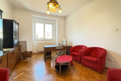 Apartament cu 3 camere decomandat, mobilat în Eminescu