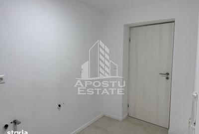 Casă cu 8 camere cu Teren 1234 Mp în Moșnița Nouă