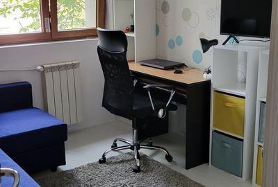 Apartament cu 3 camere semidecomandat în Muncii