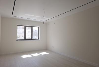 Apartament cu 3 camere decomandat în Piața Centrală