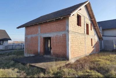 Casă cu 3 camere cu Teren 500 Mp în Sânmihaiu German