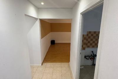Apartament cu 3 camere decomandat, mobilat în Răcădău