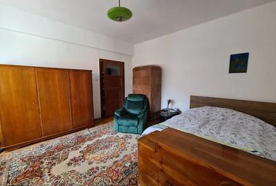 Apartament cu 4 camere decomandat în Central - 2
