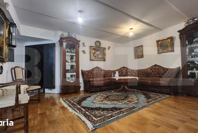 Casă cu 7 camere cu Teren 292 Mp în Central