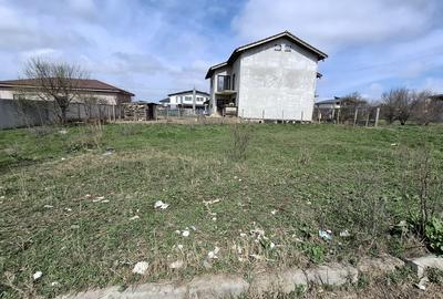 Teren Construcții intravilan de 600 mp, în Lazu - 4