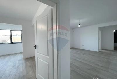 Apartament cu 3 camere semidecomandat în Brâncoveanu