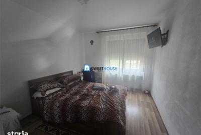 Casă cu 5 camere cu Teren 2000 Mp în Recea - 2