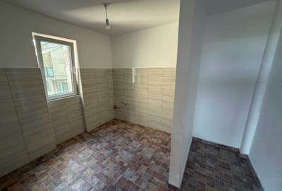 Apartament cu 3 camere semidecomandat în Central - 5