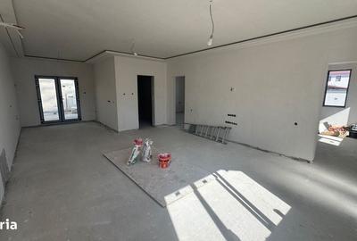 Casă cu 3 camere în Cristian