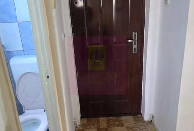 Apartament cu 3 camere semidecomandat în Autogară