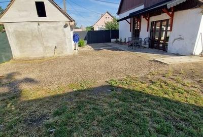 Casă cu 4 camere cu Teren 850 Mp în Central - 1