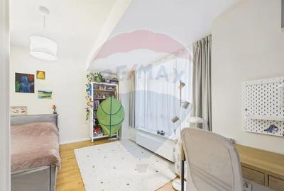 Apartament cu 4 camere semidecomandat, mobilat în P-ța Unirii - 14